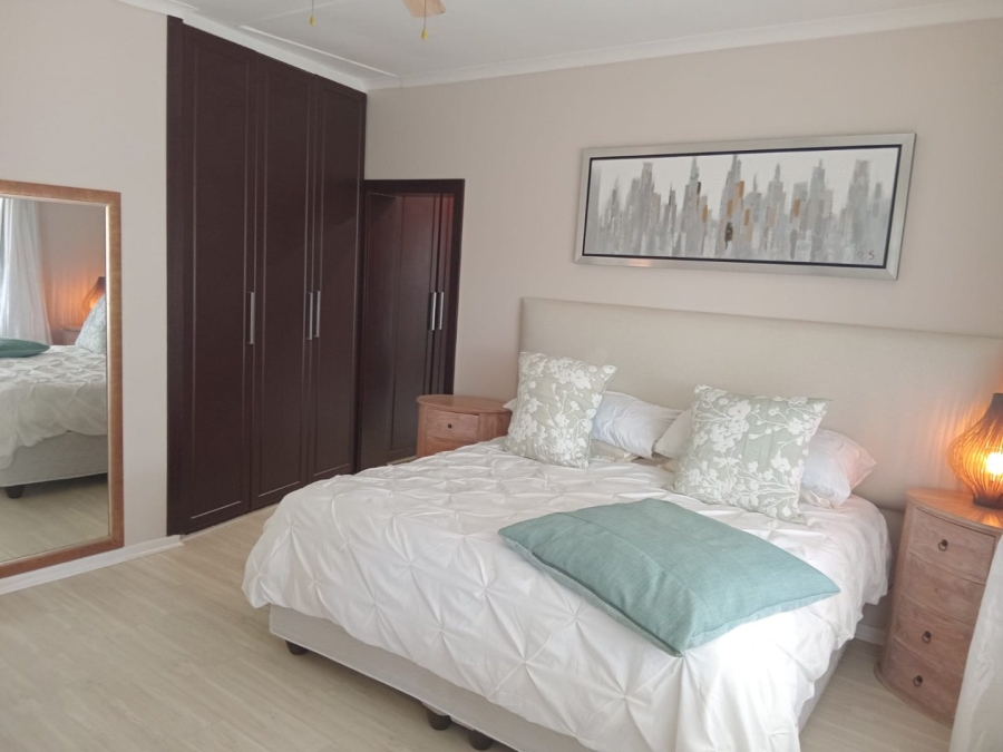 6 Bedroom Property for Sale in Gonubie Eastern Cape